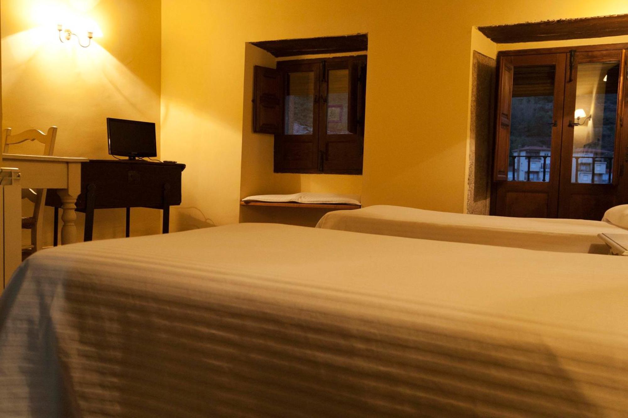 Casa Rural Con Encanto "Los Postigos" Banos De Montemayor Rom bilde