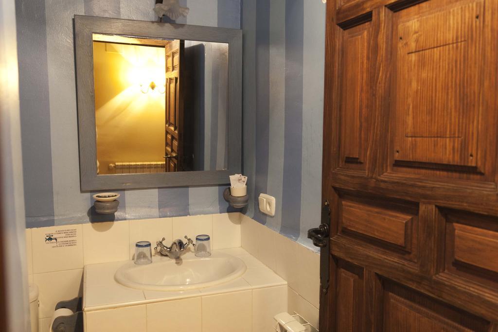 Casa Rural Con Encanto "Los Postigos" Banos De Montemayor Rom bilde